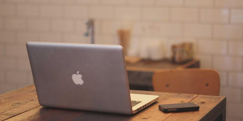 新中式复古风潮:解锁民国旗袍与盘扣的日常穿搭密码