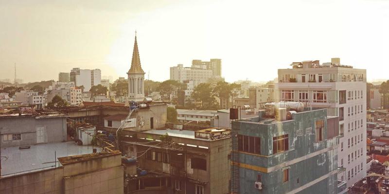 民国旗袍的现代变形记：解锁东方美学复兴的日常穿搭密码