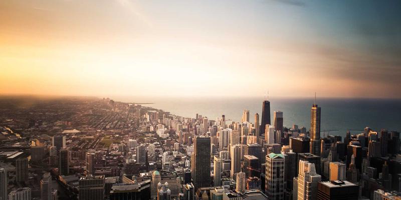 穿越时光的慵懒美学：如何将1920-30年代复古家居服穿出当代奢华感